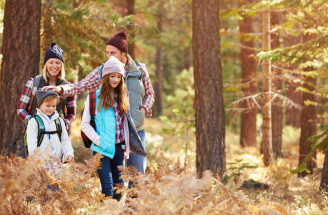 Jesenná turistika s deťmi: Ako sa na ňu pripraviť a čo by ste nemali zabudnúť pribaliť?